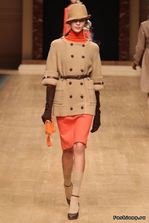 Как и с чем носить пальто, у которого короткие рукава