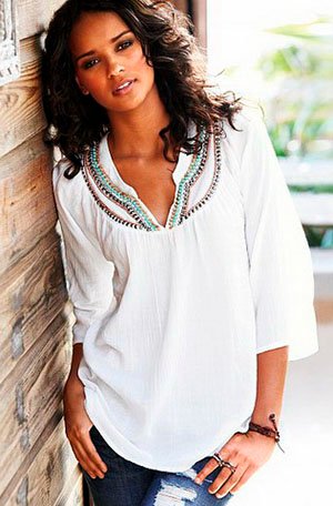 Женская блузка белого цвета