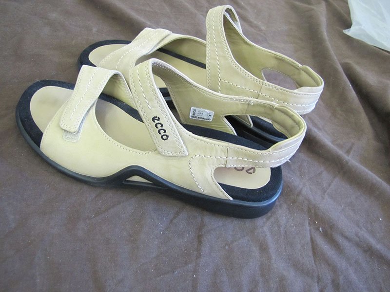 С чем можно надеть босоножки и другую обувь