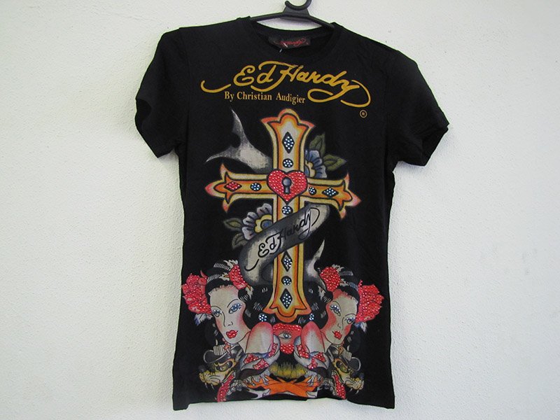 Самые модные женские футболки этого сезона