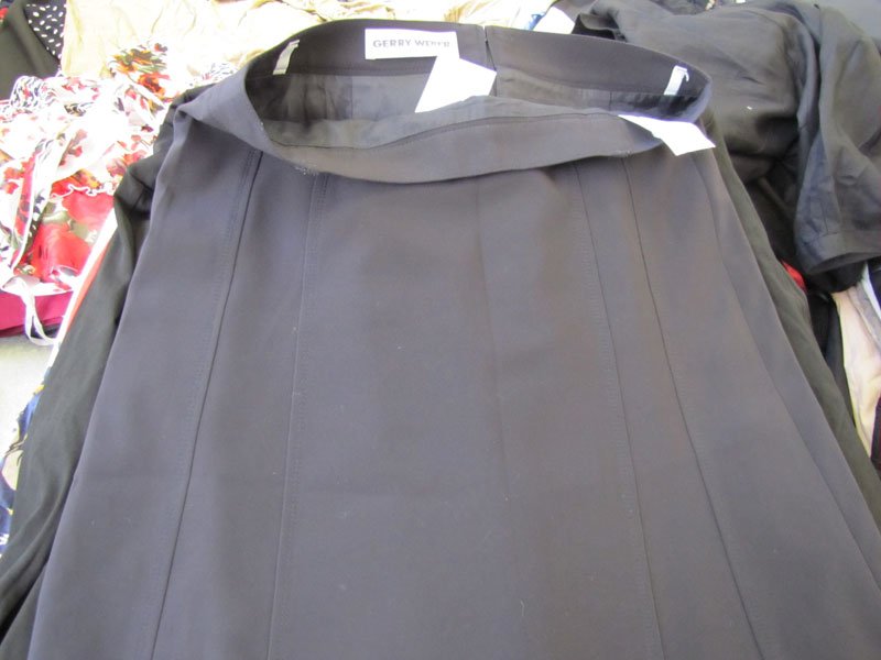 Всем девушкам подойдет юбка с завышенной талией