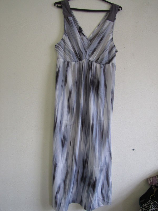 Модные черно-белые платья из магазина секонд хэнд