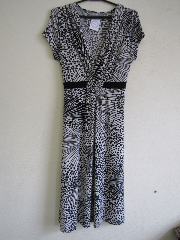 Модные черно-белые платья из магазина секонд хэнд